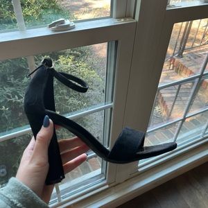 Really cute black heels